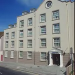 Apartahotel Saco Jersey - Merlin House 4*