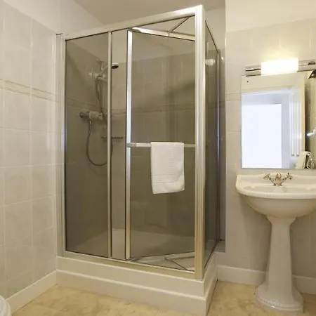 Aparthotel Saco Jersey - Merlin House Saint Helier Jersey