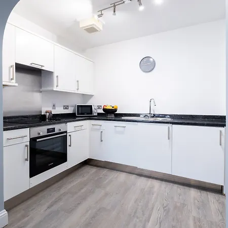 Saco Jersey - Merlin House سانت هلير جيرسي