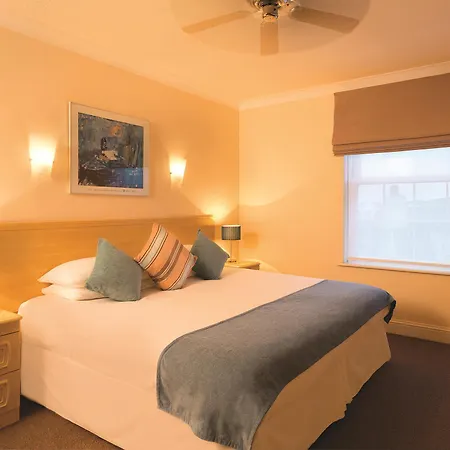 Saco Jersey - Merlin House سانت هلير جيرسي