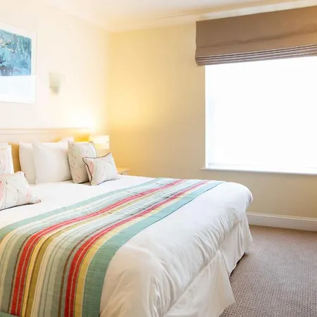 Lejlighedshotel Saco Jersey - Merlin House