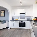 Ξενοδοχείο με διαμερίσματα Saco Jersey - Merlin House 4*