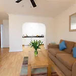 Ξενοδοχείο με διαμερίσματα Saco Jersey - Merlin House